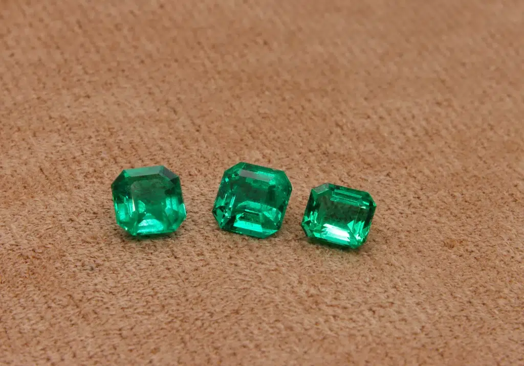 Custom Emerald engagement Ring with Finest quality emerald gemstone in Singapore bespoke jewellery