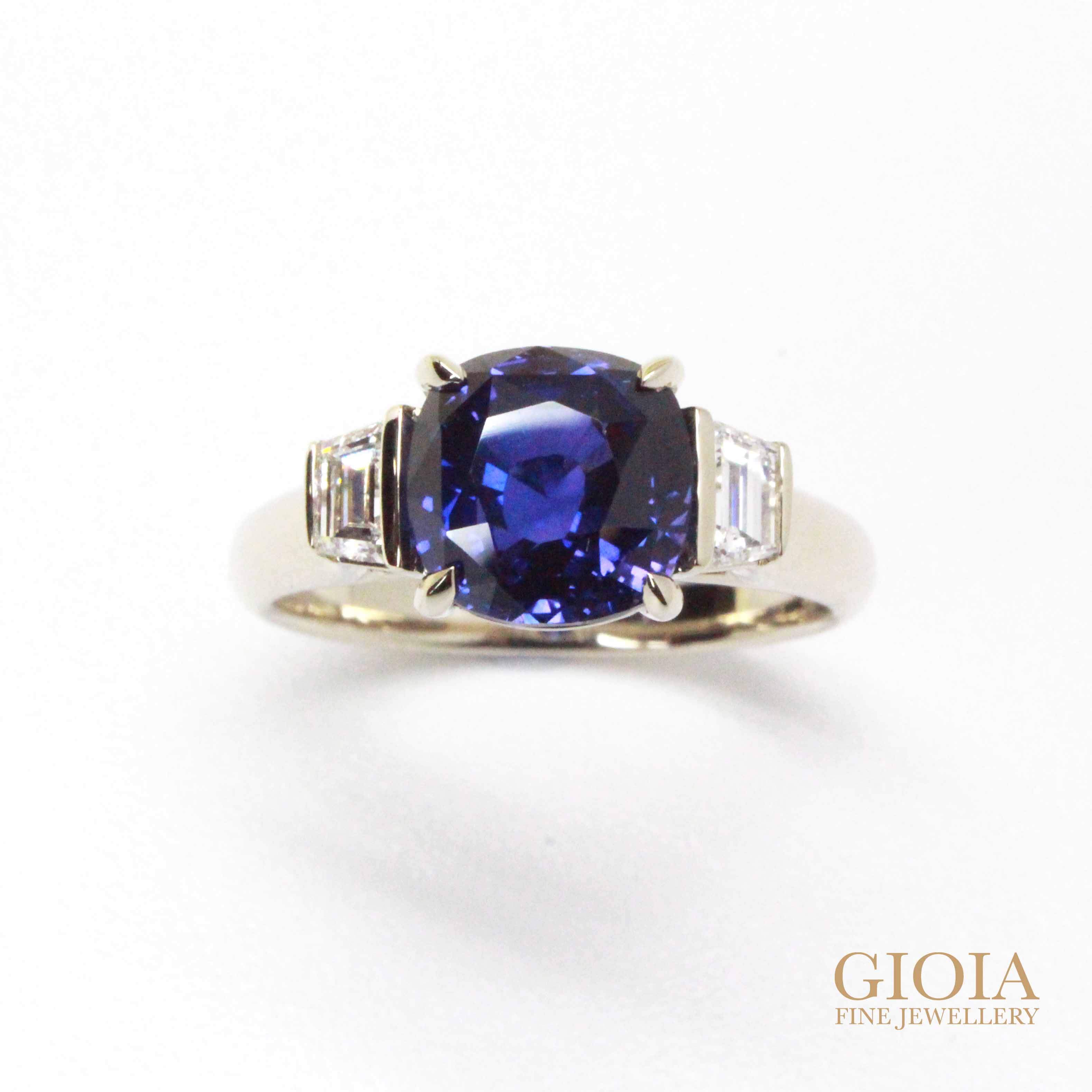 Colour Change Sapphire Ring - Deep blue sapphire with colour change to purple. Unique coloured gemstone | Local Singapore Custom made Jeweller