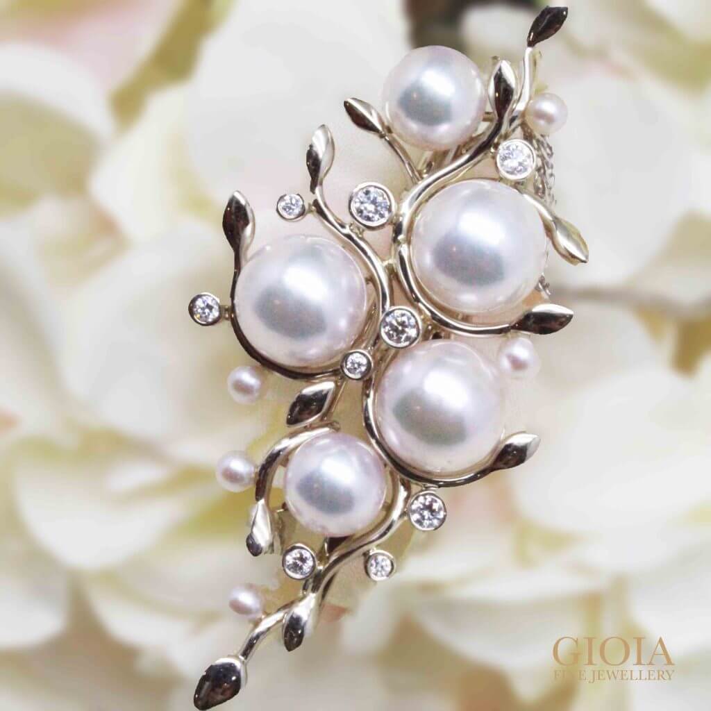 Customised pendant brooch with akoya pearls and round brilliant diamonds | Local Trusted customised Jeweller