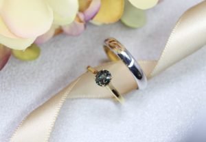 Alexandrite Colour Change with Green under different lighting. Customised Engagement ring and Wedding Band with unique and rare alexandrite gemstone | Local Singapore bespoke Jewellery in customised wedding jewellery