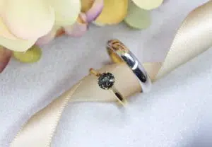 Alexandrite Colour Change with Green under different lighting. Customised Engagement ring and Wedding Band with unique and rare alexandrite gemstone | Local Singapore bespoke Jewellery in customised wedding jewellery