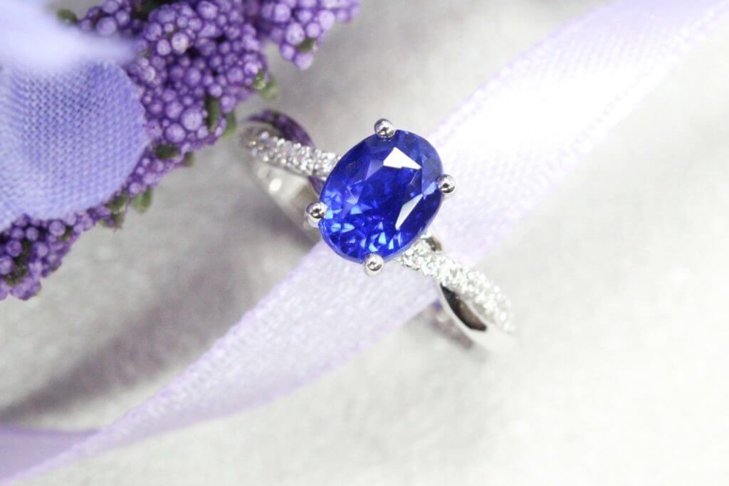 simple sapphire ring