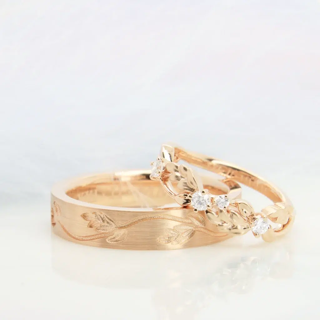 Natural Inspired leaves design wedding bands