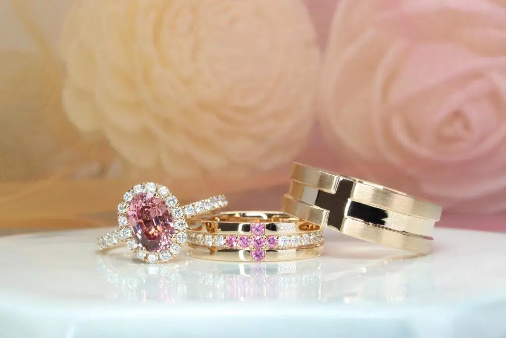 Gemstone Wedding Rings with spinel and diamond, customised from sketch design to handcrafted design. Customised your wedding bands with diamond and spinel gemstone | Local Singapore Jeweller in customised wedding jewellery, wedding ring and wedding bands