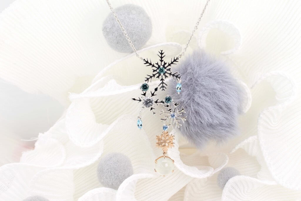 Snowflake Wedding Jewellery in Bracelet and Necklace Pendant Si Dian Jin - Customised Design with Coloured gemstone and diamond to modern wedding Jewelry.