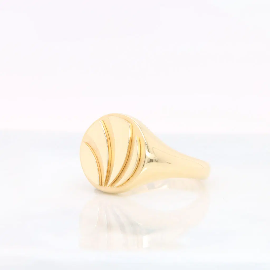 gold signet ring - men's jewellery Signet Ring Cufflinks Men's Accessories Fine Jewellery customised in 18K Yellow gold or Platinum | Bespoke Men's Jewellery Signet Ring Cufflinks in Singapore.