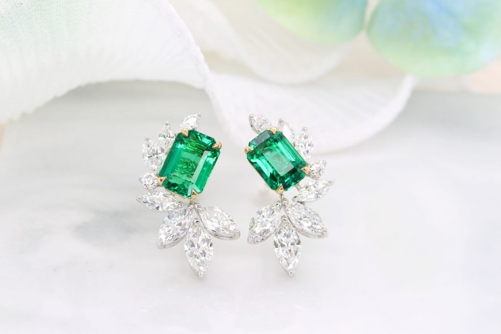 Emerald Vivid Green non oil and insignificant earring jewellery High Jewelry Emerald Earring Jewellery