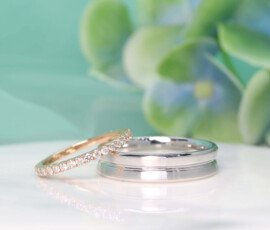 Teal Sapphire Wedding Rings, Blue green sapphire colour shade sapphire gemstone customised with halo diamond. Wedding bands is crafted in platinum gold and rose gold diamond bands | Local Singapore Custom made Jeweller in unheated sapphire gemstone and wedding jewellery