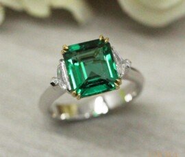 Non Oil Emerald Vivid Green with side diamond ring