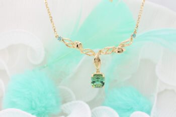 Green-Tourmaline Flora Necklace in Yellow Gold Custom jewellery design with leaves inspiration in Singapore