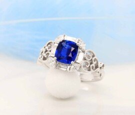 Vivid Blue Sapphire Ring Halo with personalised design