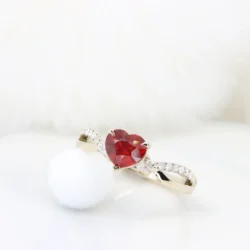 Ruby est 1.0ct Vivid Red 'Pigeon Blood' | Unheated (Mozambique)
GRS Certified | Status: Private Commission Custom Heart Shape Ruby Pigeon Blood with Twisted Diamond and Diamond cut shape Engagement Ring - Custom Gemstone Engagement Ring
