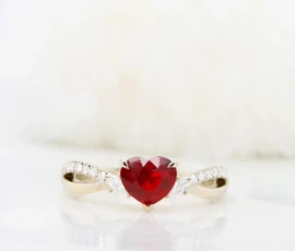 Ruby Heart Shape est 1.0ct | Vivid Red 'Pigeon Blood' Unheated (Mozambique) | GRS Certified
Status: Private Commission Pigeon Blood Ruby Engagement Ring Heart-shape Twisted Diamond with Diamond-cut - Gemstone Engagement Ring